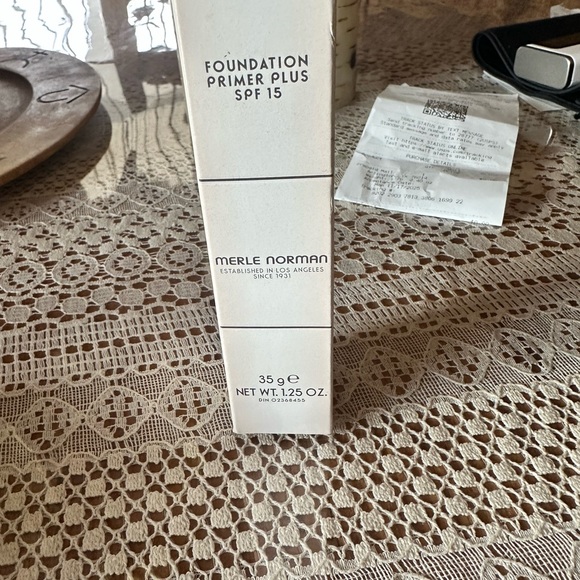 Merle Norman Foundation Primer Plus SPF 15 - Classic White - Picture 3 of 3